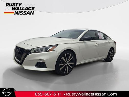 White 2020 Nissan Altima 2.5 SR
