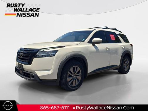 Pearl White Tri-Coat 2022 Nissan Pathfinder SV