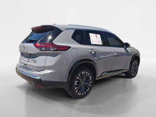 Boulder Gray Metallic 2024 Nissan Rogue Platinum