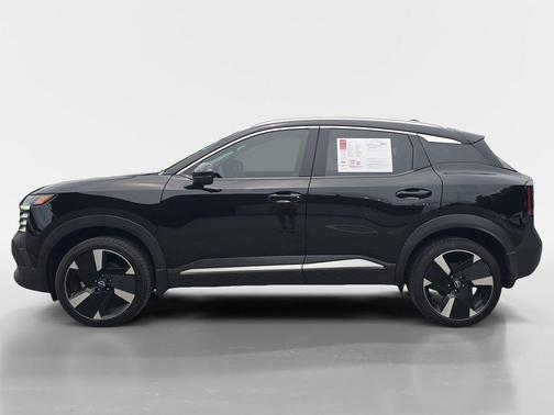 Super Black 2025 Nissan Kicks SR