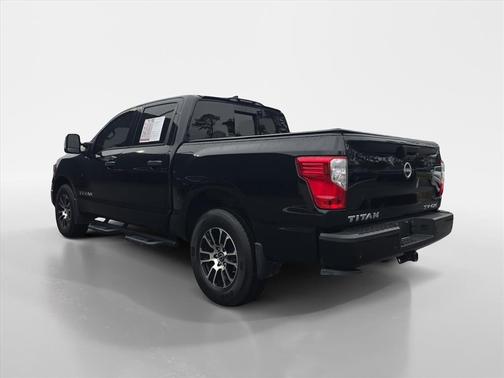 2024 Nissan Titan SV