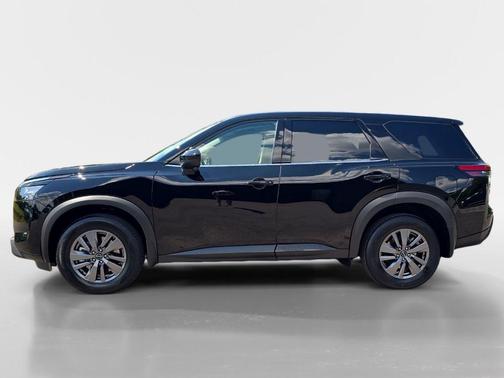 2025 Nissan Pathfinder S