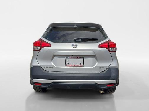 Brilliant Silver 2019 Nissan Kicks SR