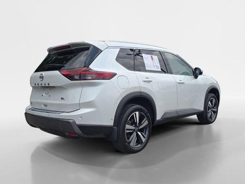2024 Nissan Rogue SL