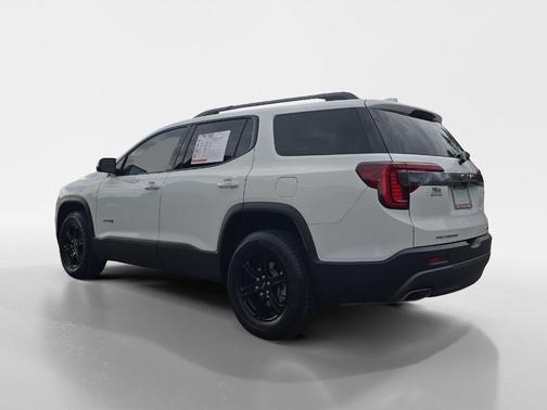 2022 GMC Acadia AT4