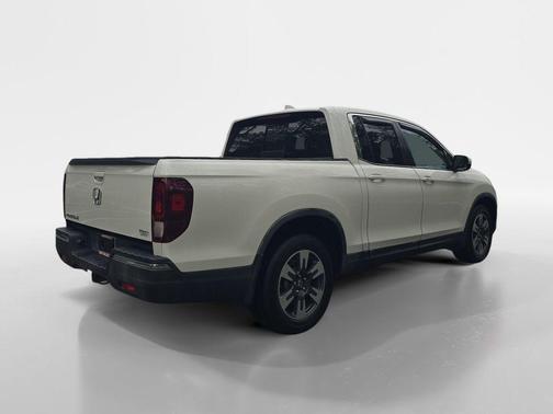 White Diamond Pearl 2019 Honda Ridgeline RTL