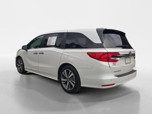 White 2024 Honda Odyssey Touring