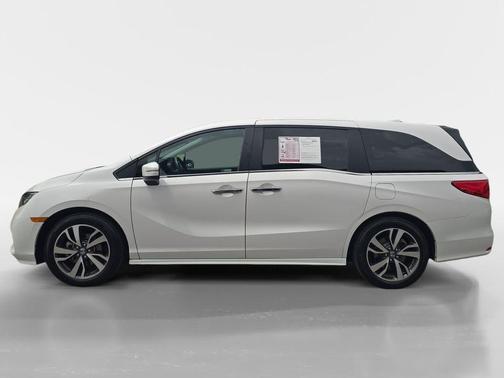 White 2024 Honda Odyssey Touring