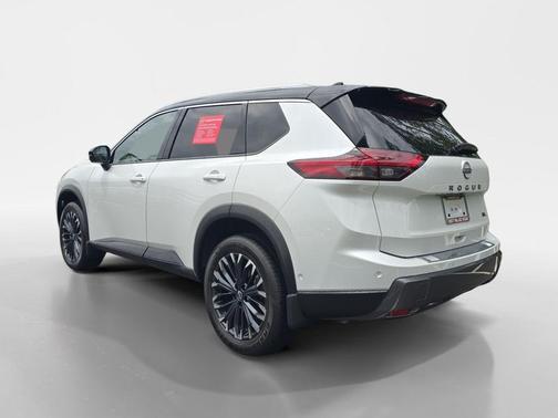 Pearl 2025 Nissan Rogue SL