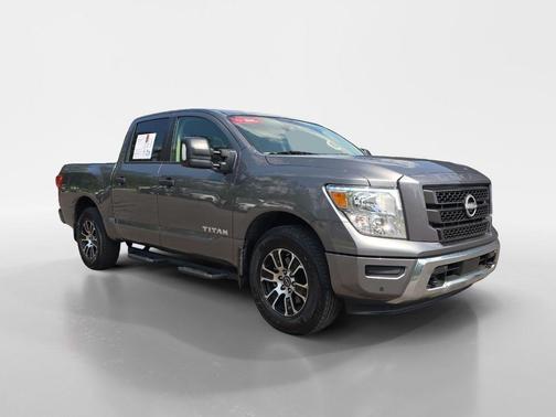 2024 Nissan Titan SV