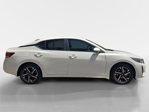 Aspen White 2024 Nissan Sentra SV