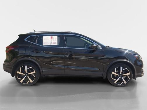 Magnetic Black 2022 Nissan Rogue Sport SL