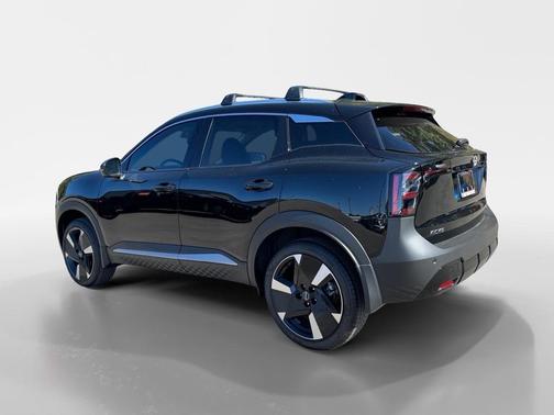 Super Black 2026 Nissan Kicks SR