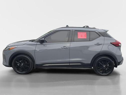 Boulder Gray Metallic 2024 Nissan Kicks SR