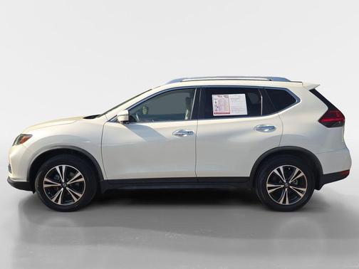 White 2020 Nissan Rogue SV