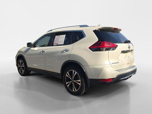 White 2020 Nissan Rogue SV
