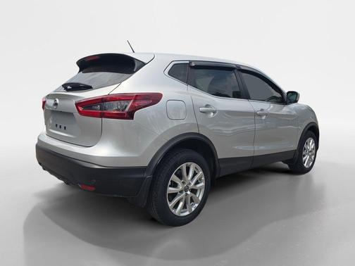 Brilliant Silver Metallic 2021 Nissan Rogue Sport S