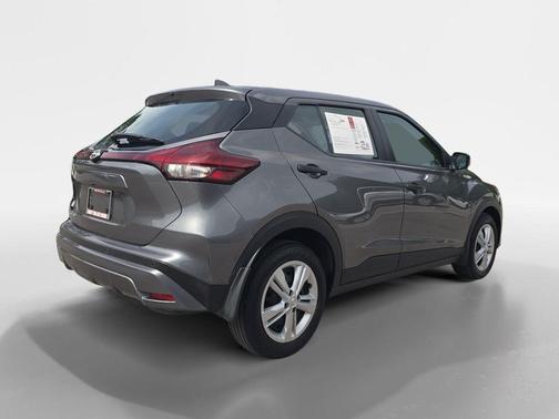 Gun Metallic 2024 Nissan Kicks S