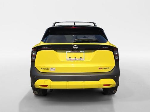 2026 Nissan Kicks SR
