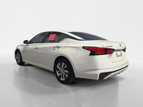Glacier White 2025 Nissan Altima S