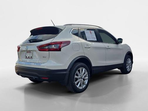 2022 Nissan Rogue Sport SV