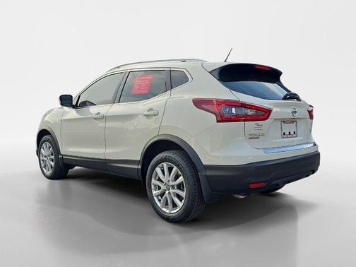 2022 Nissan Rogue Sport SV