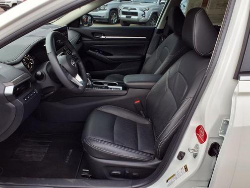 2025 Nissan Altima SL