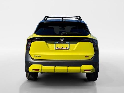2t Ylw Blk Roof 2026 Nissan Kicks SR