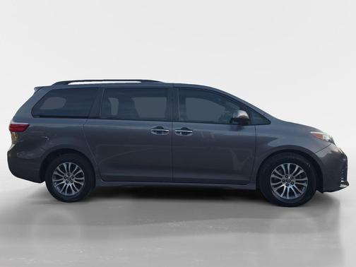 Predawn Gray Mica 2019 Toyota Sienna XLE