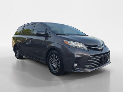 Predawn Gray Mica 2019 Toyota Sienna XLE