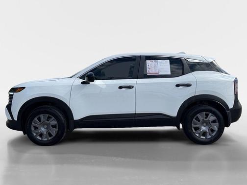 2025 Nissan Kicks S
