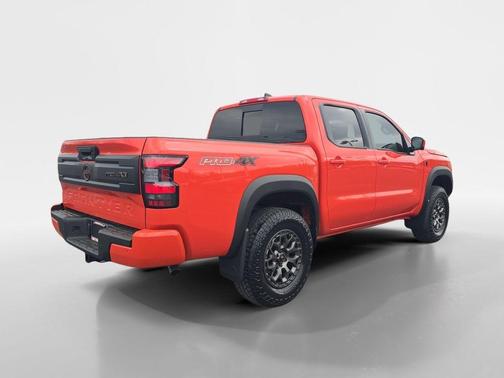 Afterburn Orang 2026 Nissan Frontier PRO-4X w/R Package
