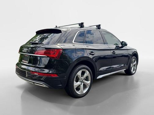 Mythos Black Metallic 2021 Audi Q5 45 Prestige