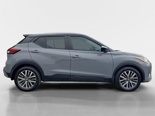 Gray 2021 Nissan Kicks SV