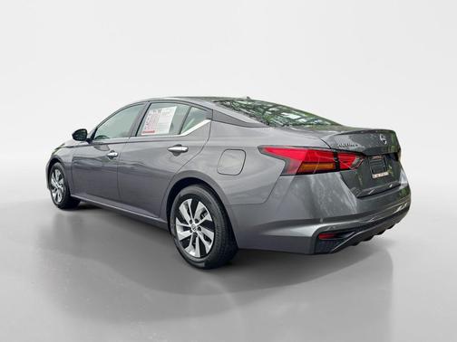 Gun Metallic 2025 Nissan Altima S