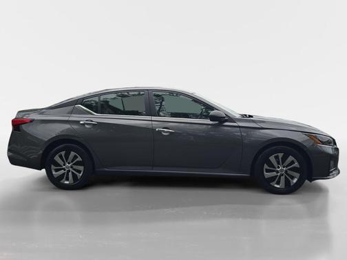 Gun Metallic 2025 Nissan Altima S