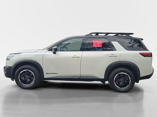 2 Tone White / Black Roof 2023 Nissan Pathfinder Rock Creek