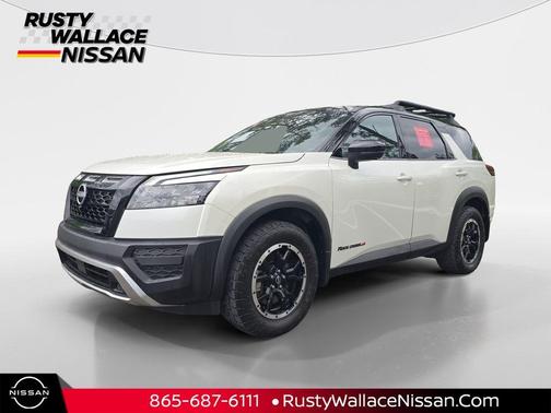 2 Tone White / Black Roof 2023 Nissan Pathfinder Rock Creek
