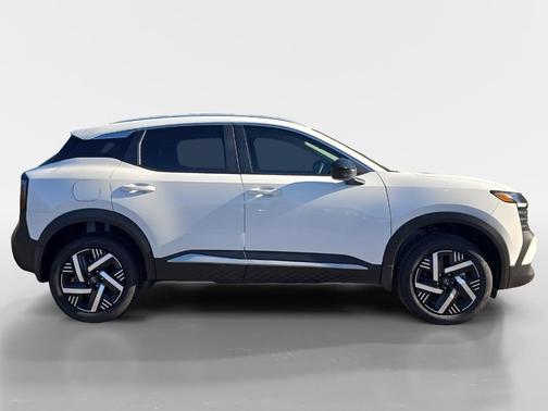 Fresh Powder 2026 Nissan Kicks SV