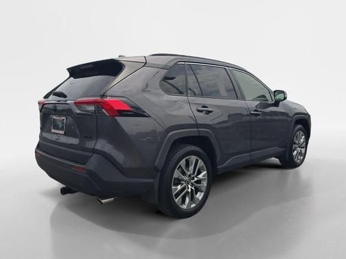 Magnetic Gray Metallic 2019 Toyota RAV4 XLE Premium