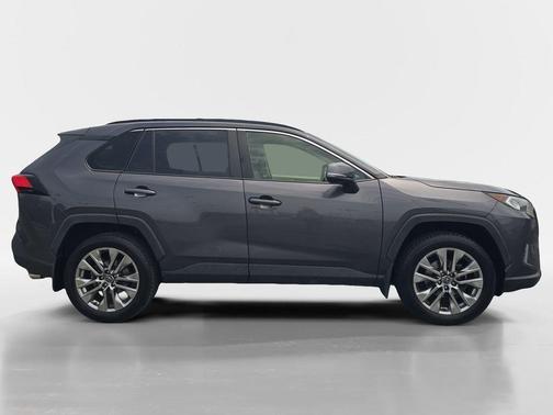 Magnetic Gray Metallic 2019 Toyota RAV4 XLE Premium