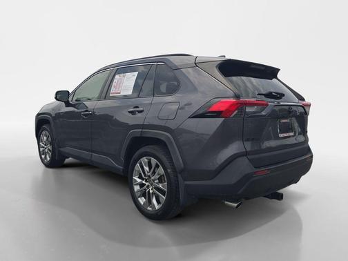 Magnetic Gray Metallic 2019 Toyota RAV4 XLE Premium