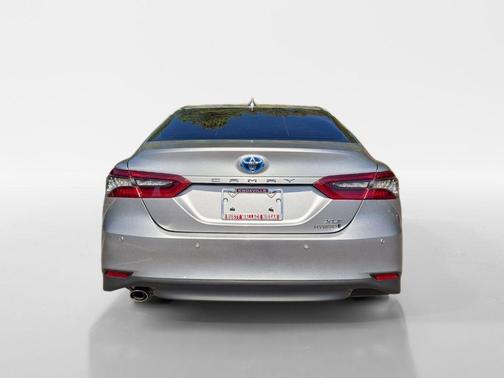 2022 Toyota Camry Hybrid XLE