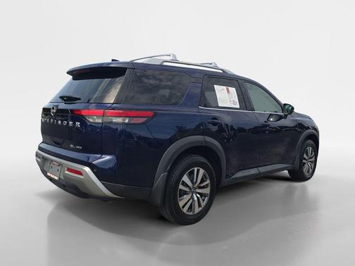 Deep Ocean Blue 2022 Nissan Pathfinder SL
