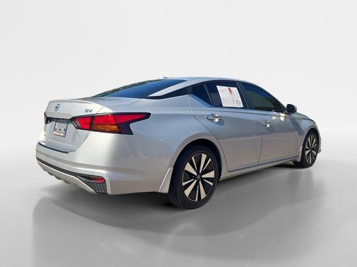 2021 Nissan Altima 2.5 SV