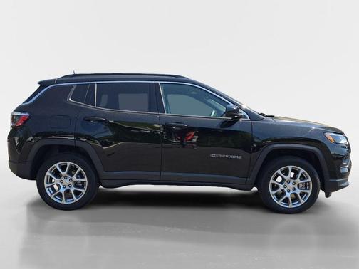 2024 Jeep Compass Latitude Lux