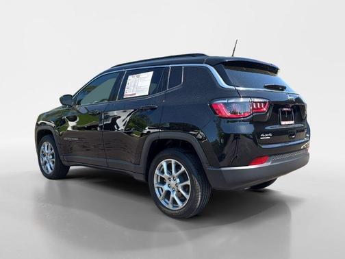 2024 Jeep Compass Latitude Lux