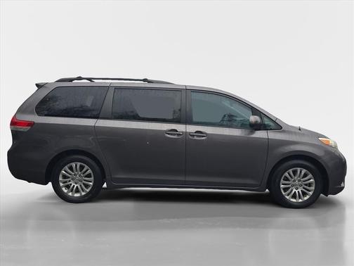 2014 Toyota Sienna 
