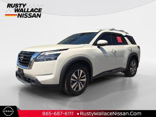 White 2023 Nissan Pathfinder SL