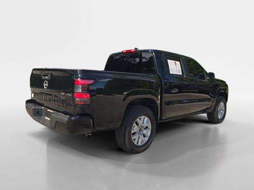 Black 2023 Nissan Frontier SV